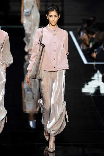 Look 30